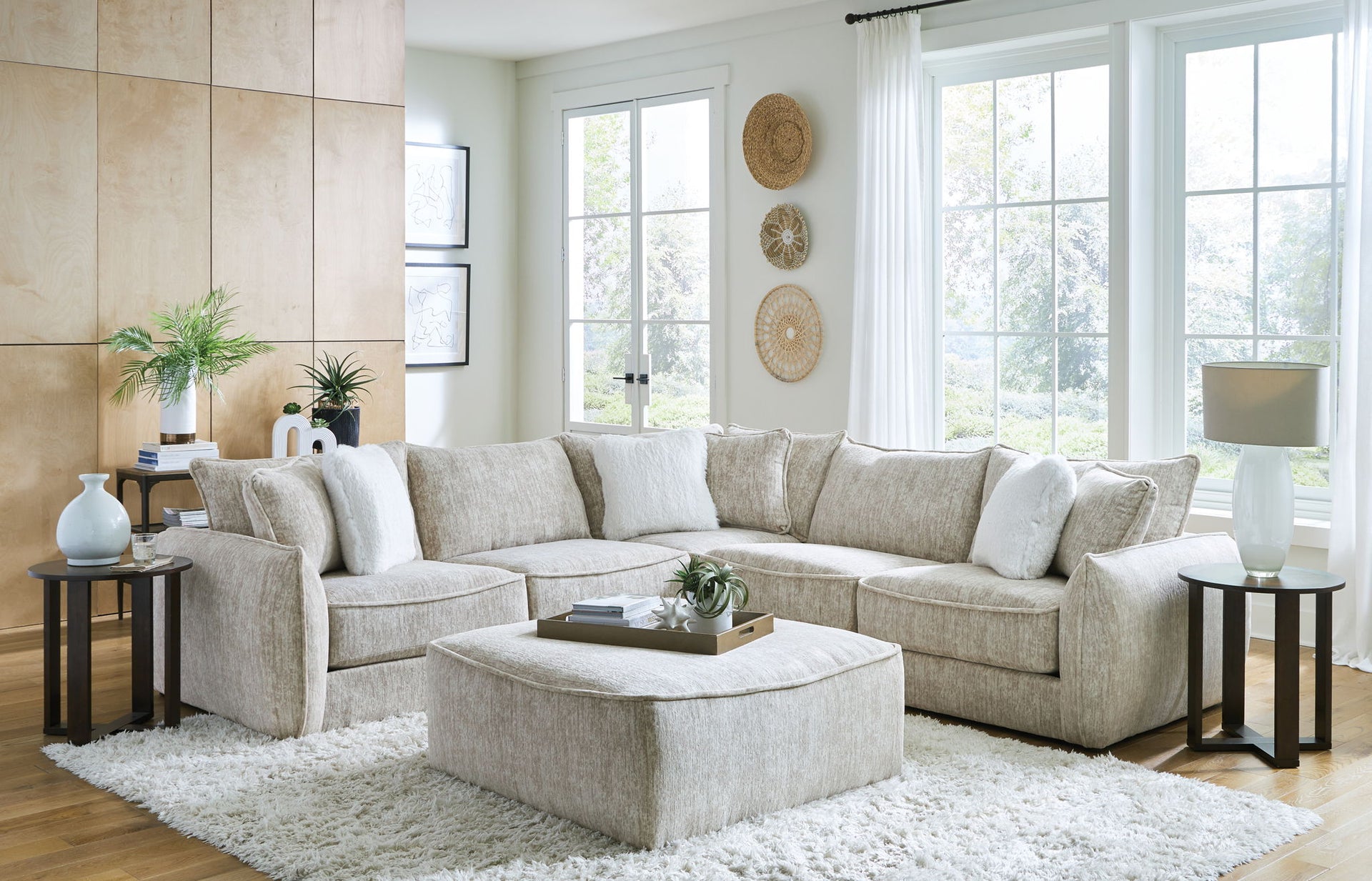 Bucktown - Sofa & Cocktail Ottoman