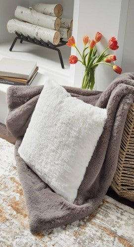 Gariland Throw