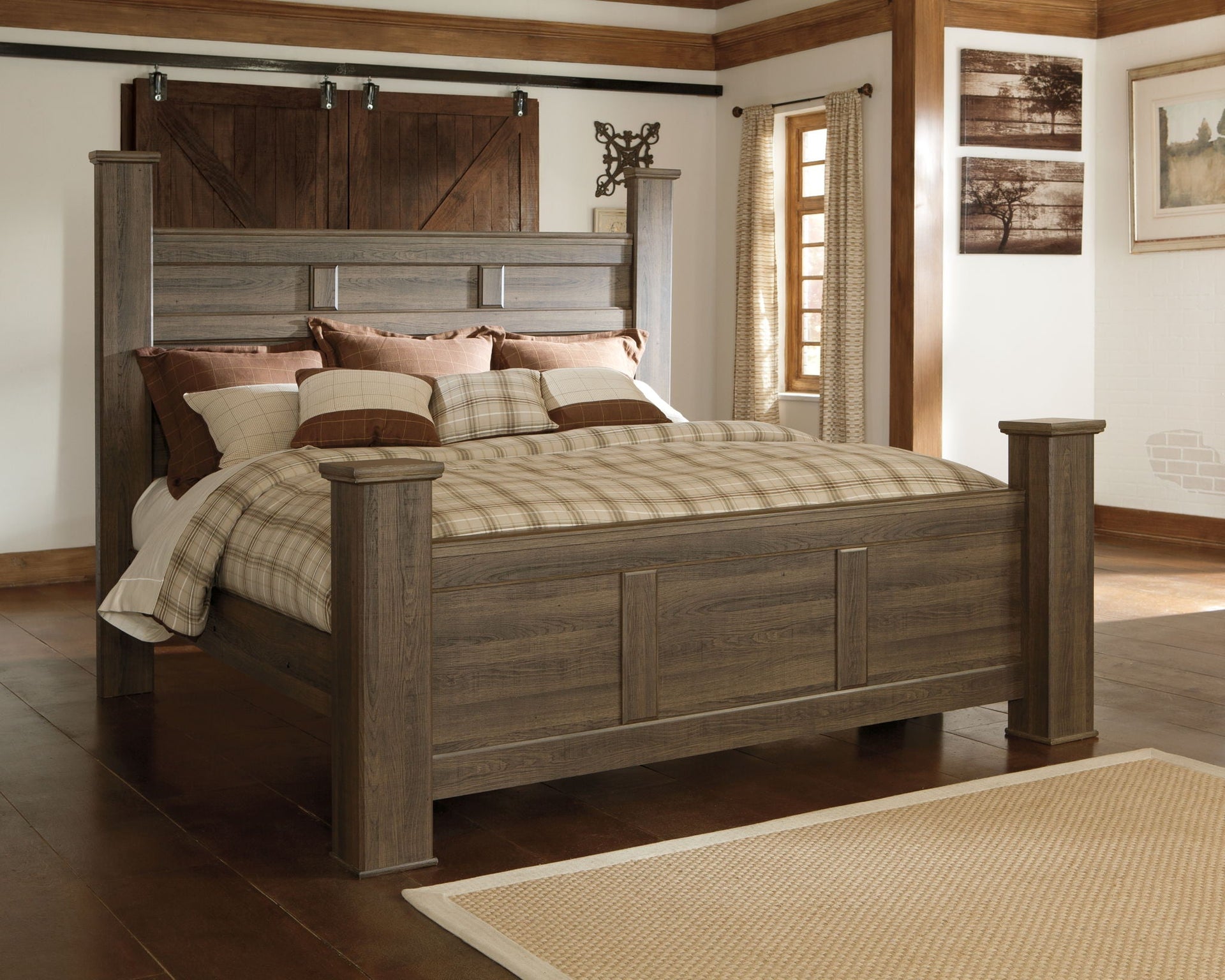 Juararo - California King Poster Bed - Dark Brown