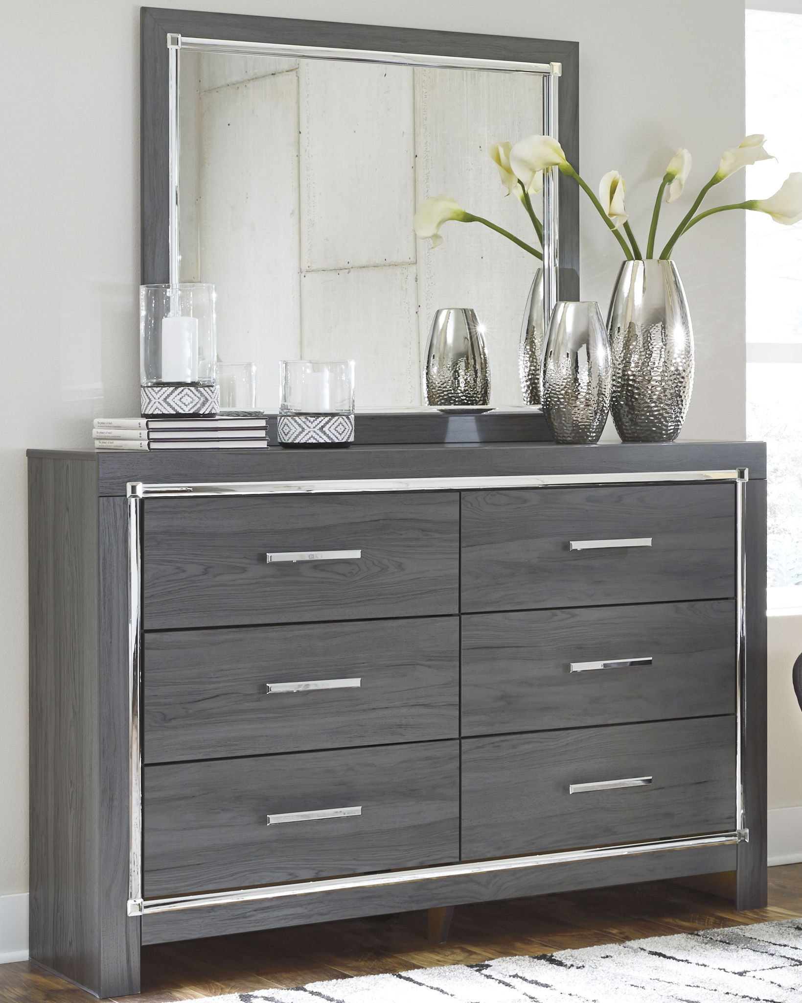 Lodanna - Dresser, Mirror - Gray